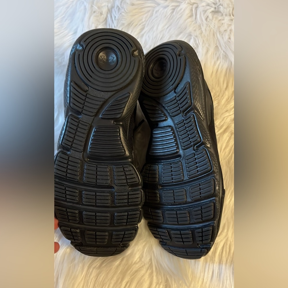 BRAND NEW! UA CHARGED ASSER “9” SIZE-8.5